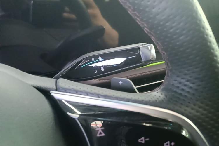 Used Buick Century 2023 2.0T Six-Seater Yinshi Edition Gear Lever