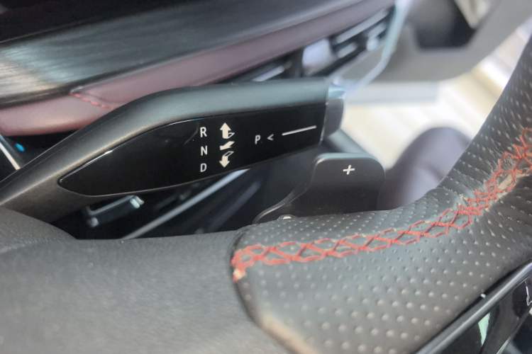 Used Buick Century 2023 2.0T Six-Seater Yinshi Edition Gear Lever