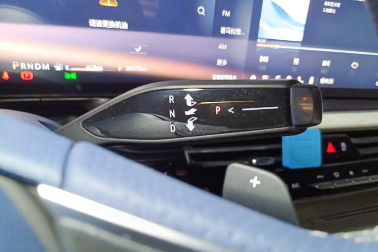 Used Buick Century 2023 2.0T Six-Seater Yinshi Edition Gear Lever
