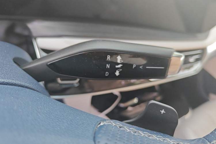 Used Buick Century 2023 2.0T Seven-Seater Yinshi Edition Gear Lever