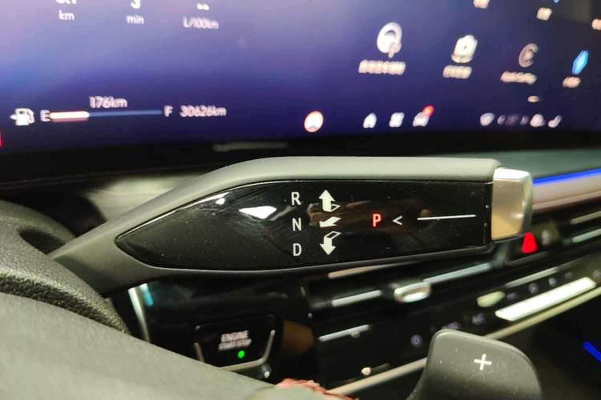 Used Buick Century 2023 2.0T Six-Seater Yinshi Edition Gear Lever