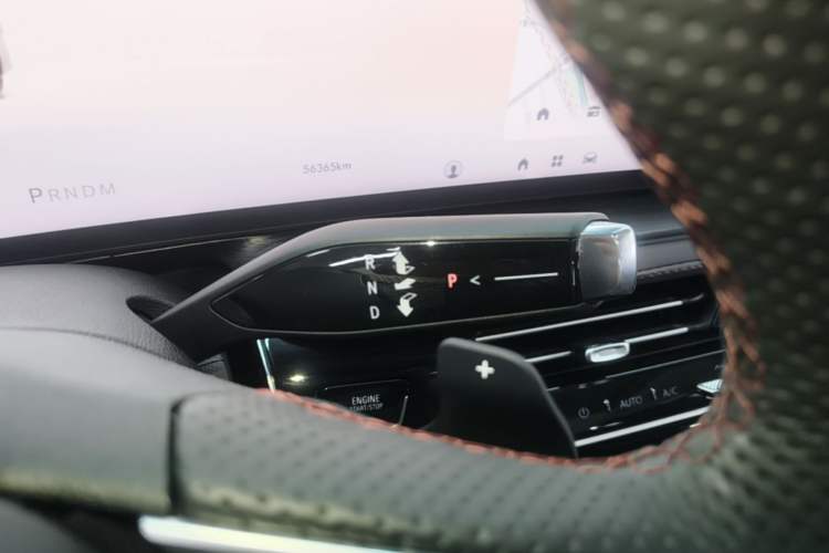 Used Buick Century 2023 2.0T Six-Seater Yinshi Edition Gear Lever