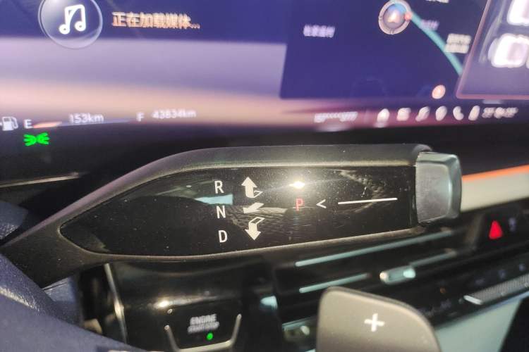 Used Buick Century 2023 2.0T Six-Seater Yinshi Edition Gear Lever