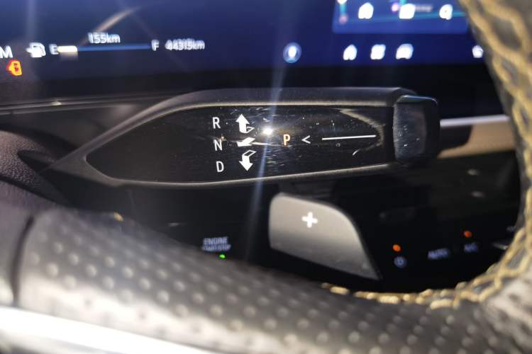 Used Buick Century 2023 2.0T Seven-Seater Deluxe Edition Gear Lever