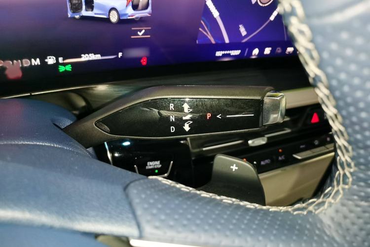 Used Buick Century 2023 2.0T Six-Seater Yinshi Edition Gear Lever