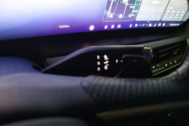 Used Buick Century 2023 2.0T Seven-Seater Yinshi Edition Gear Lever