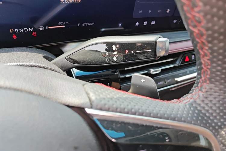 Used Buick Century 2023 2.0T Six-Seater Yinshi Edition Gear Lever