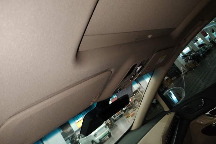 Used Buick Century 2023 2.0T Seven-Seater Deluxe Edition Headliner