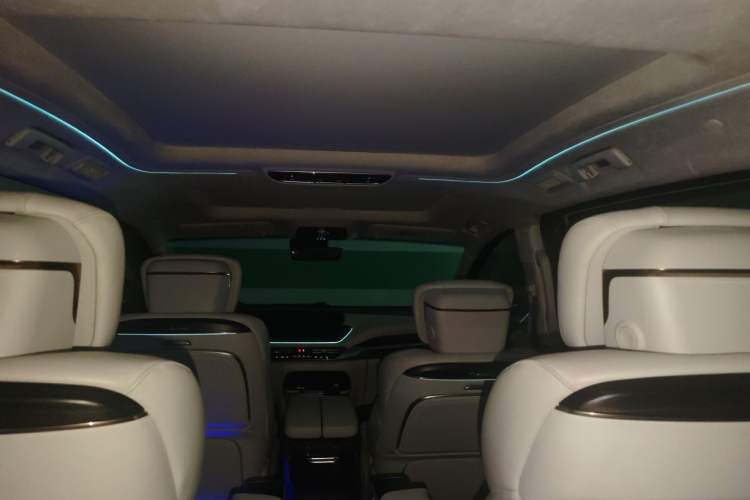 Used Buick Century 2023 2.0T Six-Seater Yinshi Edition Headliner