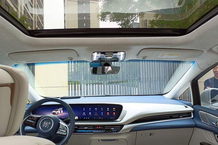 Used Buick Century 2023 2.0T Six-Seater Yinshi Edition Headliner