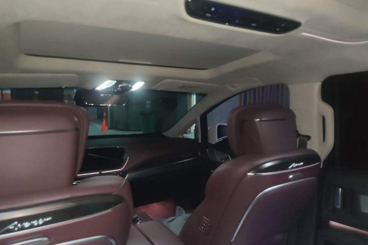 Used Buick Century 2023 2.0T Six-Seater Yinshi Edition Headliner