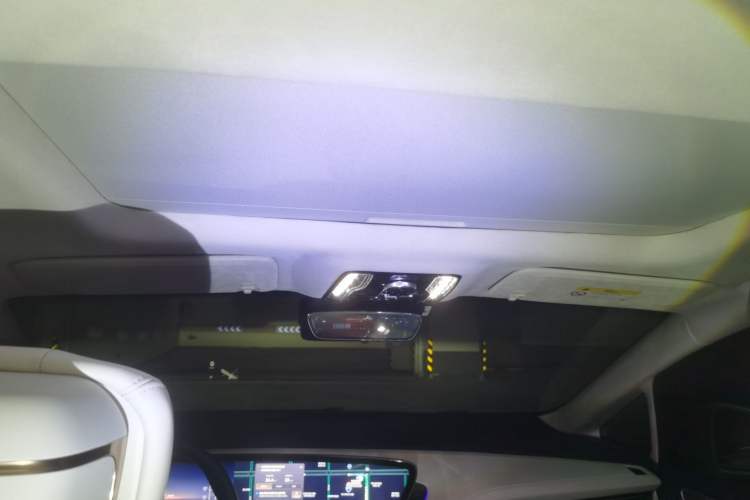 Used Buick Century 2023 2.0T Six-Seater Yinshi Edition Headliner