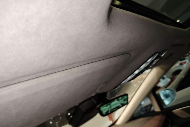 Used Buick Century 2023 2.0T Six-Seater Yinshi Edition Headliner