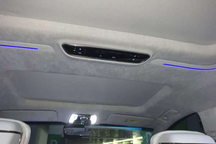 Used Buick Century 2023 2.0T Six-Seater Yinshi Edition Headliner