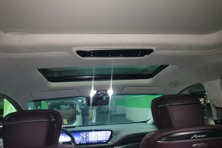 Used Buick Century 2023 2.0T Seven-Seater Yinshi Edition Headliner