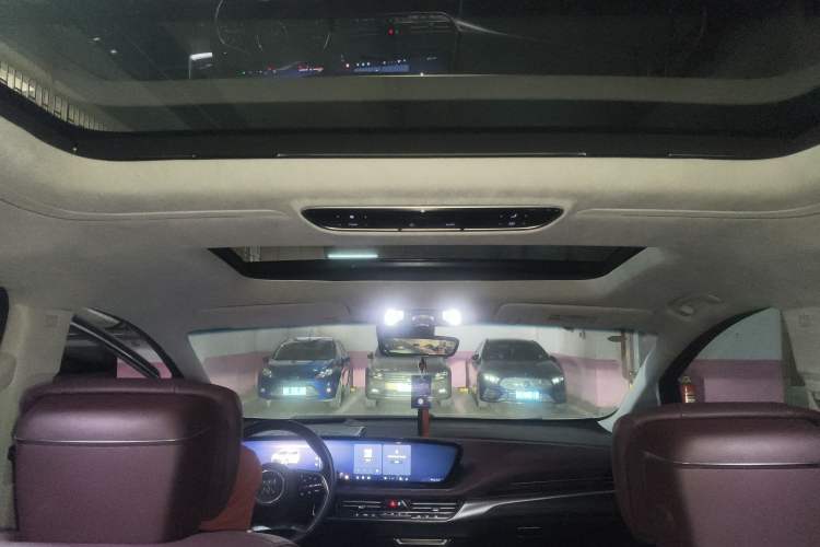 Used Buick Century 2023 2.0T Seven-Seater Yinshi Edition Headliner