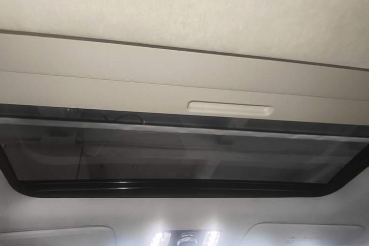 Used Buick Century 2023 2.0T Six-Seater Yinshi Edition Headliner
