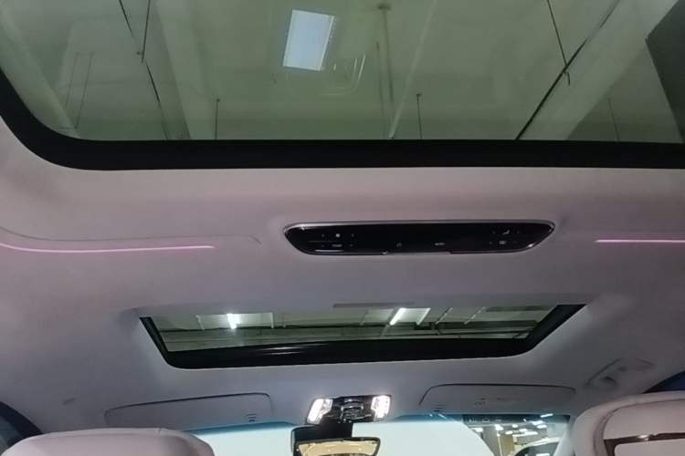 Used Buick Century 2023 2.0T Six-Seater Yinshi Edition Headliner