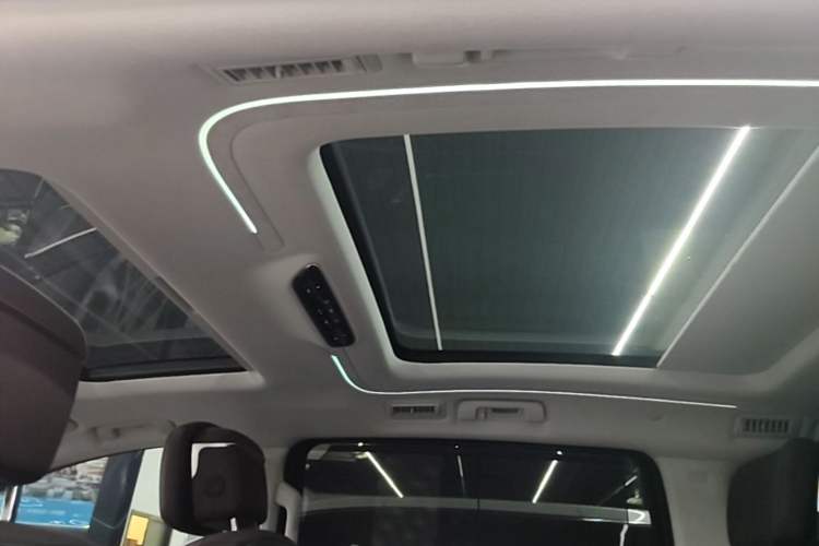 Used Buick Century 2023 2.0T Six-Seater Yinshi Edition Headliner