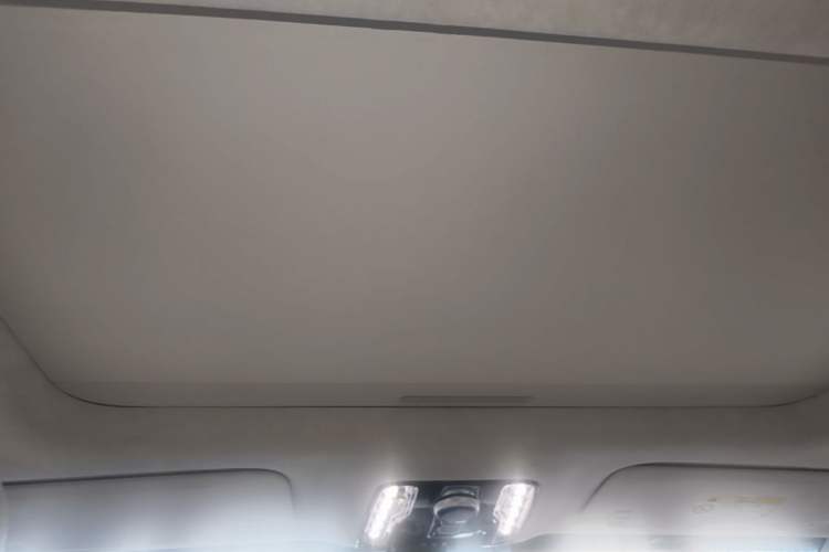 Used Buick Century 2023 2.0T Six-Seater Yinshi Edition Headliner