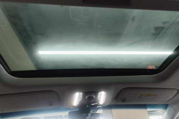 Used Buick Century 2023 2.0T Seven-Seater Yinshi Edition Headliner