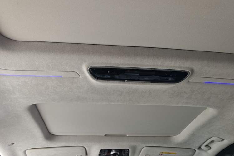 Used Buick Century 2023 2.0T Six-Seater Yinshi Edition Headliner