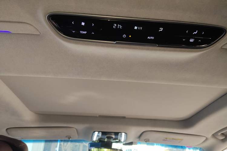 Used Buick Century 2023 2.0T Six-Seater Yinshi Edition Headliner