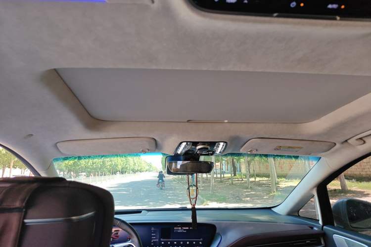 Used Buick Century 2023 2.0T Six-Seater Yinshi Edition Headliner