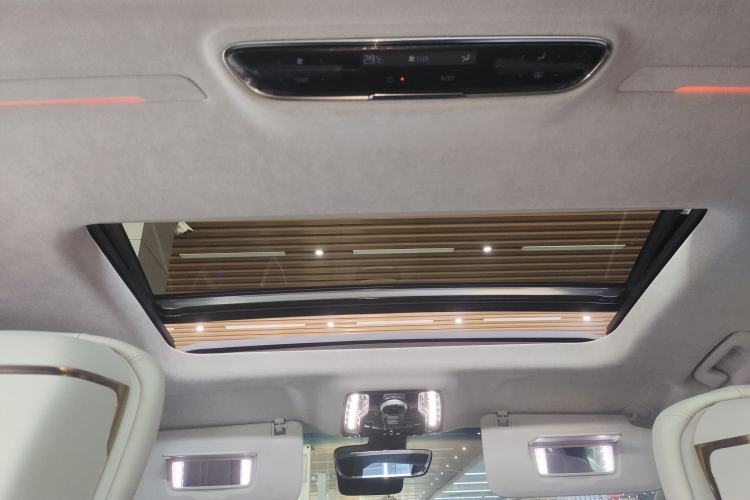 Used Buick Century 2023 2.0T Six-Seater Yinshi Edition Headliner