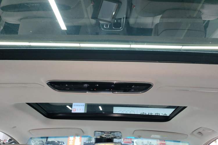 Used Buick Century 2023 2.0T Six-Seater Yinshi Edition Headliner