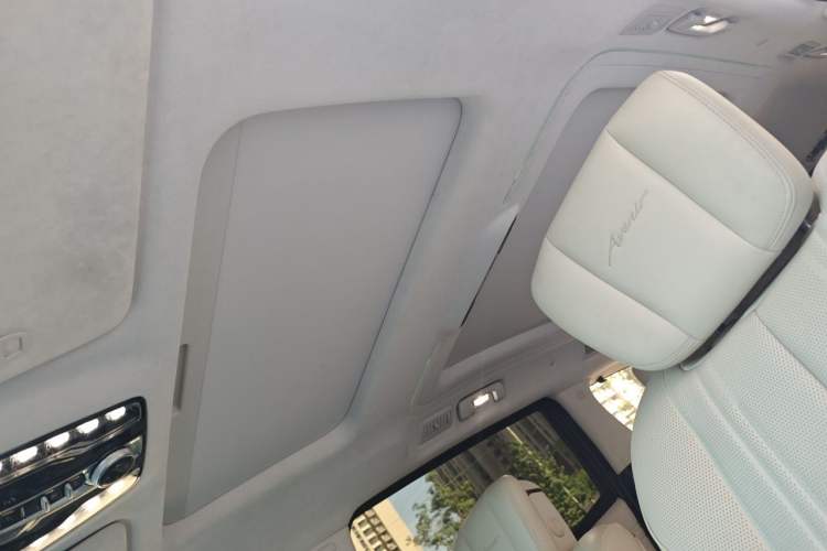 Used Buick Century 2023 2.0T Seven-Seater Yinshi Edition Headliner