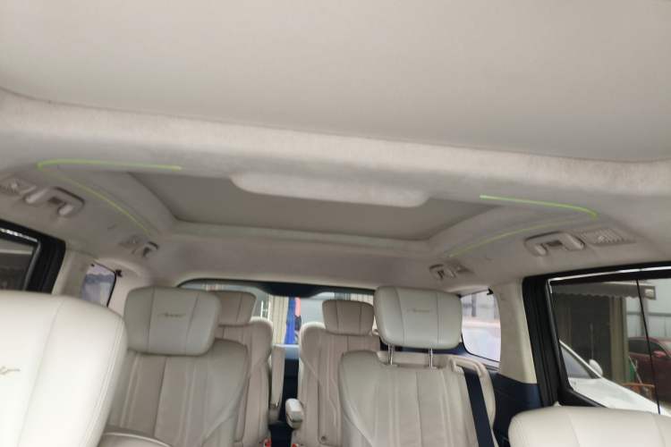 Used Buick Century 2023 2.0T Six-Seater Yinshi Edition Headliner