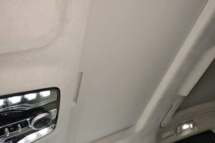Used Buick Century 2023 2.0T Six-Seater Yinshi Edition Headliner
