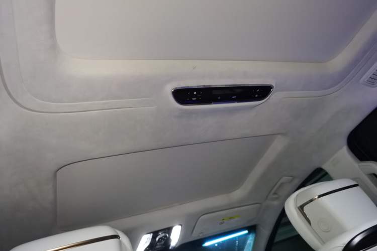 Used Buick Century 2023 2.0T Seven-Seater Yinshi Edition Headliner