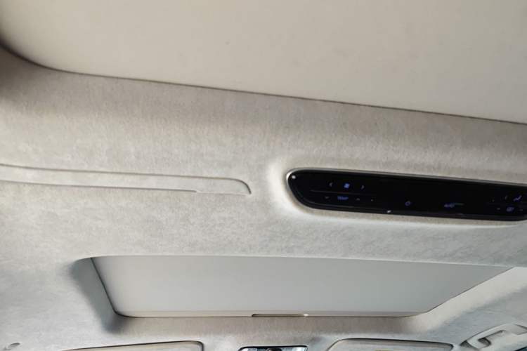 Used Buick Century 2023 2.0T Six-Seater Yinshi Edition Headliner
