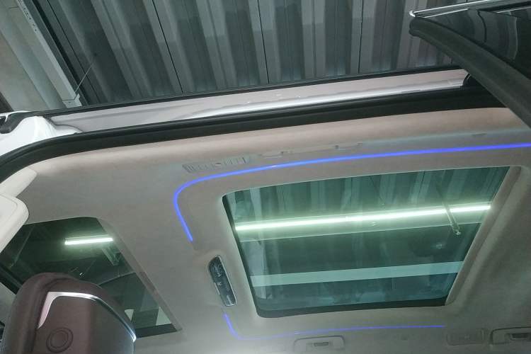 Used Buick Century 2023 2.0T Six-Seater Yinshi Edition Headliner