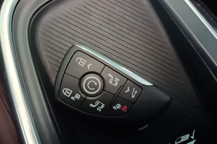 Used Buick Century 2023 2.0T Six-Seater Yinshi Edition Interior 1