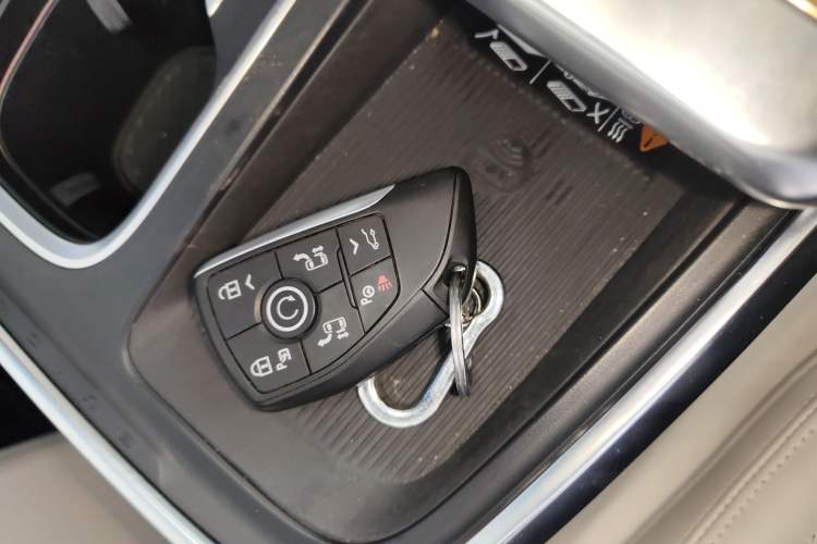 Used Buick Century 2023 2.0T Six-Seater Yinshi Edition Interior 1