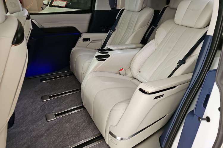Used Buick Century 2023 2.0T Six-Seater Yinshi Edition Interior 1