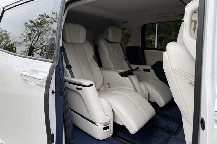 Used Buick Century 2023 2.0T Six-Seater Yinshi Edition Interior 11