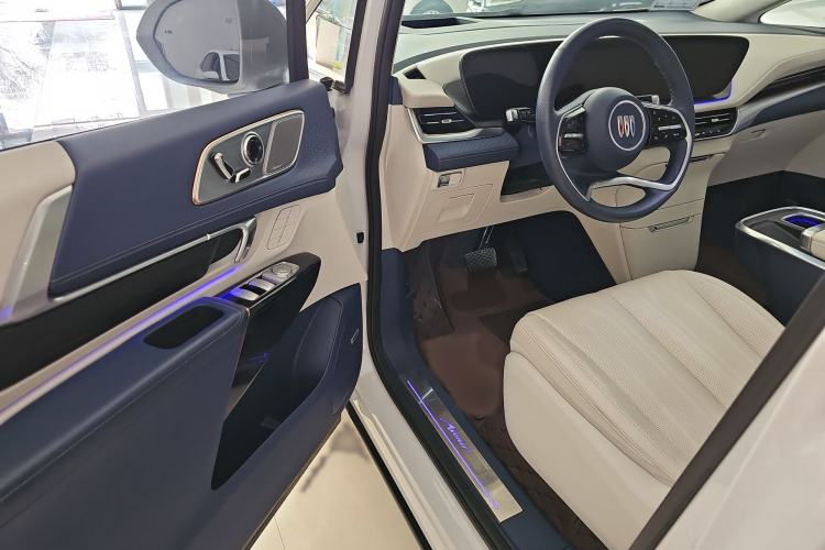 Used Buick Century 2023 2.0T Six-Seater Yinshi Edition Interior 2