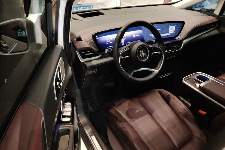 Used Buick Century 2023 2.0T Six-Seater Yinshi Edition Interior 3