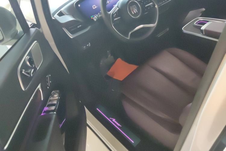 Used Buick Century 2023 2.0T Six-Seater Yinshi Edition Interior 3
