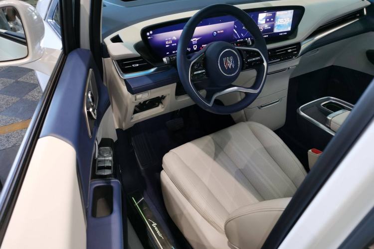 Used Buick Century 2023 2.0T Six-Seater Yinshi Edition Interior 3