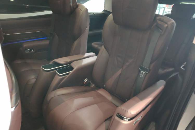 Used Buick Century 2023 2.0T Six-Seater Yinshi Edition Interior 4