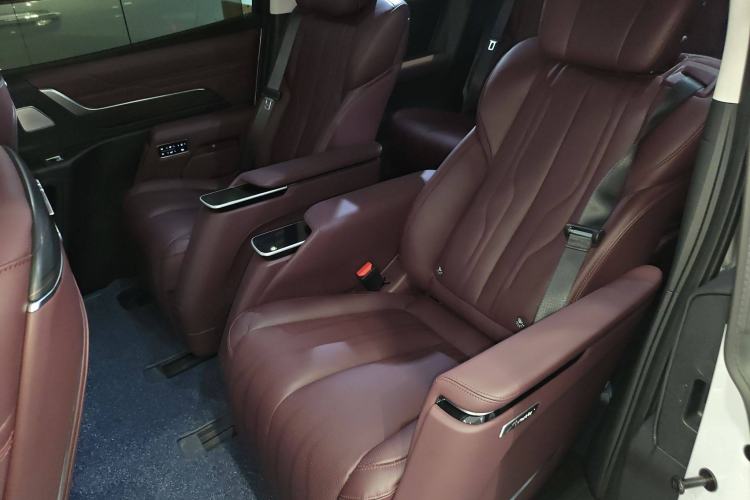 Used Buick Century 2023 2.0T Six-Seater Yinshi Edition Interior 4