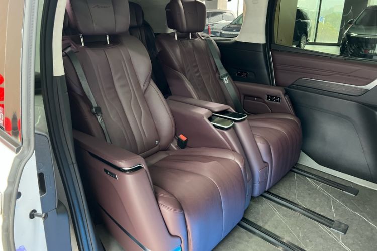 Used Buick Century 2023 2.0T Six-Seater Yinshi Edition Interior 4