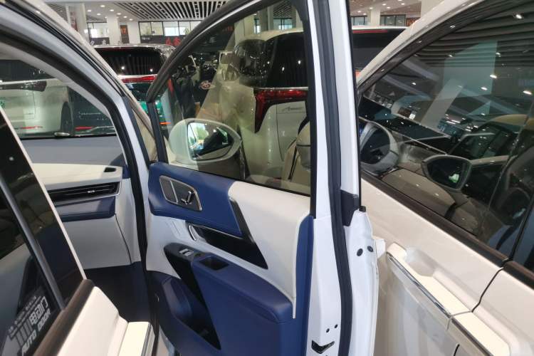 Used Buick Century 2023 2.0T Seven-Seater Yinshi Edition Interior 5