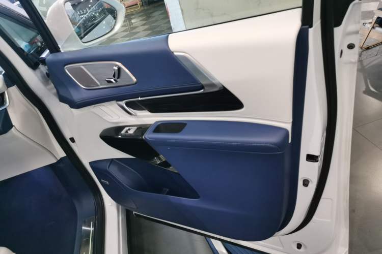 Used Buick Century 2023 2.0T Six-Seater Yinshi Edition Interior 5
