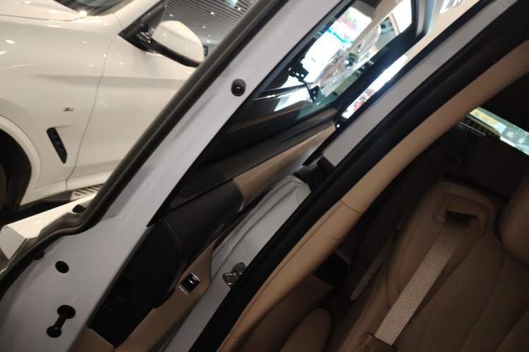 Used Buick Century 2023 2.0T Seven-Seater Deluxe Edition Interior 6